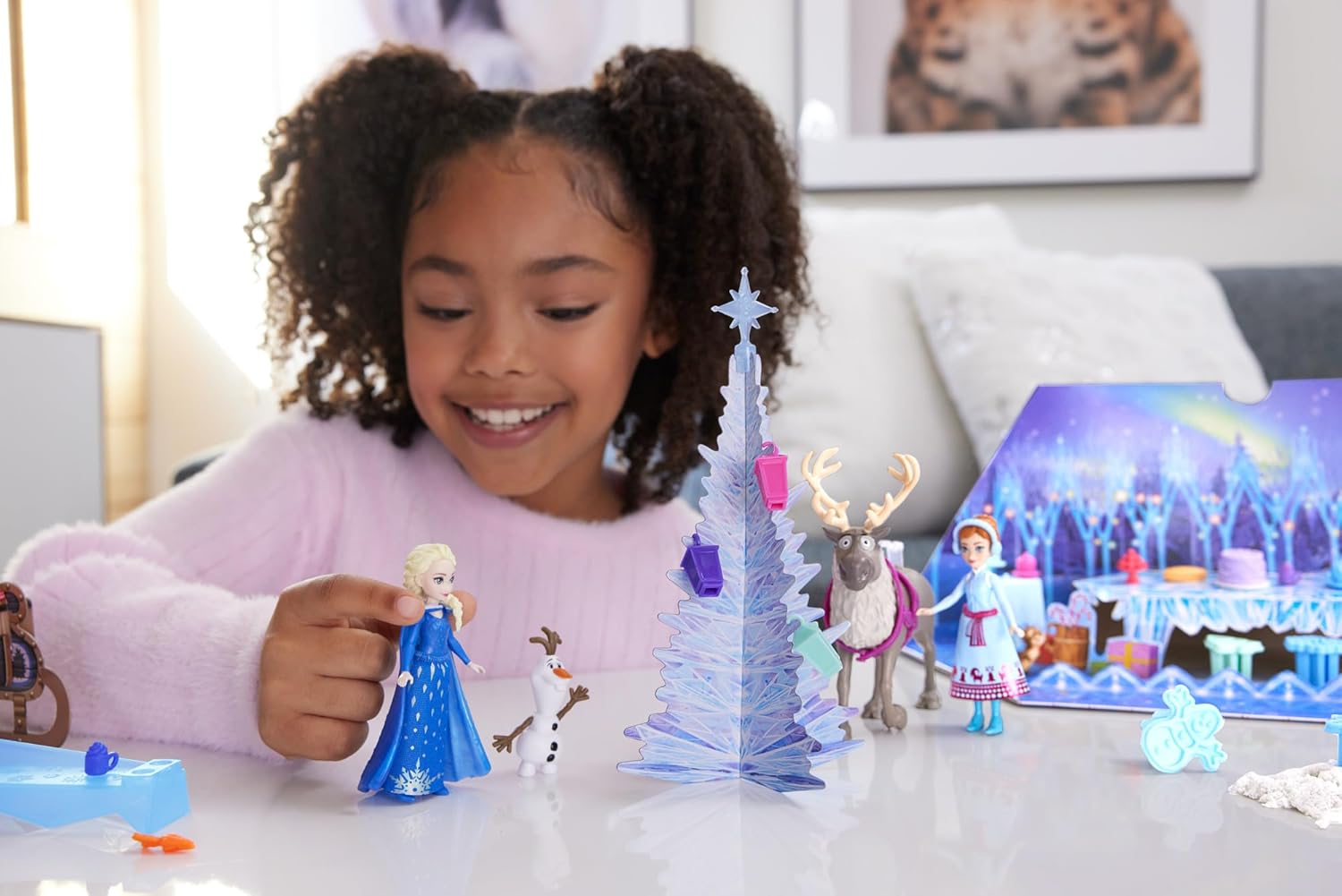 Calendrier de l’Avent Disney La Reine des Neiges avec Anna, Elsa et accessoires de jeu – Image 2